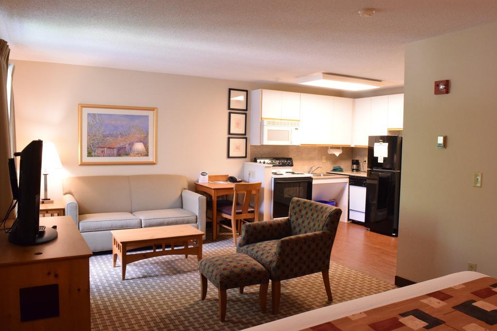 Hotel Cresthill Syracuse East Syracuse